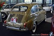 Calificación de 1959 Fiat 600E, 4 cilindros en línea de 633cc con 21hp - Retromobile 2017