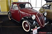 Calificación de 1939 Simca, 4 cilindros en línea de 570cc con 12hp - Retromobile 2017