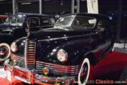 Calificación de 1947 Packard Custom Clipper Super Limousine 8 cilindros en línea de 356ci con 165hp - Retromobile 2017