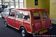 Calificación de 1968 Mini Travel Woody, 4 cilindros en línea de 1000cc con 60hp - Retromobile 2017