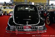 1949 Packard Sedan 8 cilindros en línea de 327ci con 150hp - Retromobile 2017's Rating