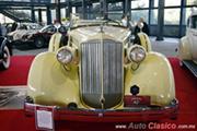 Calificación de 1936 Packard Super Eight 8 cilindros en línea de 320ci con 130hp - Retromobile 2017