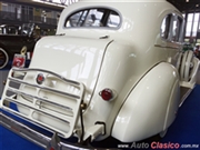 1937 Packard 6 ruedas motor 8 cilindros en línea 320 pulg3 135hp - Salón Retromobile FMAAC México 2016's Rating