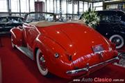 Calificación de 1940 Packard One Twenty Convertible 8 cilindros en línea de 282ci con 120hp - Retromobile 2017