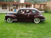 DODGE PLYMOUTH 1941 SEDAN CUATRO PUERTAS