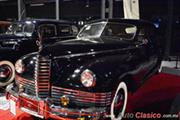 Calificación de 1947 Packard Custom Clipper Super Limousine 8 cilindros en línea de 356ci con 165hp - Retromobile 2017