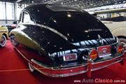 Calificación de 1950 Packard Coupe Sedaneta 8 cilindros en línea de 288ci con 135hp - Retromobile 2017