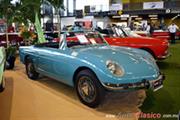 1966 Renault Dinalpin Cabriolet. Motor 4L de 1,100cc que desarrolla 67hp. Solo se fabricaron 64. - Retromobile 2018's Rating