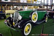 1934 Ford Phaeton. Motor 4L de 200ci que desarrolla 50hp. Último año de este modelo con 4 cilindros. Solo se fabricaron 80. - Retromobile 2018's Rating