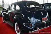 Calificación de 1940 Packard One Twenty 8 cilindros en línea de 282ci con 120hp - Retromobile 2017