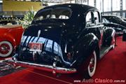 1940 Packard One Twenty 8 cilindros en línea de 282ci con 120hp - Retromobile 2017's Rating