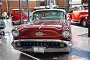 Calificación de 1957 Oldsmobile Super 88 - Museo Temporal del Auto Antiguo Aguascalientes