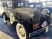 Ford A Sedan 1931 - Salón Retromobile FMAAC México 2015's Rating