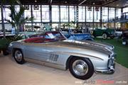 Calificación de 1960 Mercedes Benz 300SL. Motor 6L de 3,000cc que desarrolla 215hp - Retromobile 2018