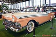 Calificación de 1957 Ford Fairlane. Motor V8 de 292ci que desarrolla 212hp - Retromobile 2018