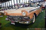 Calificación de 1957 Ford Fairlane. Motor V8 de 292ci que desarrolla 212hp - Retromobile 2018