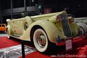 Calificación de 1936 Packard Super Eight, 8 cilindros en línea de 320ci con 130hp. - Retromobile 2017