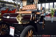 Calificación de 1904 Olvera Runabout fabricado en México con un motor de 1 cilindro. Basado en el Oldsmobile de esa época por el maestro Olvera de Santa María Huitzilac, Morelos. - Retromobile 2017