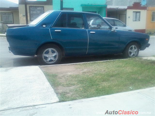 1983 Datsun a10 1983 a10 4 puertas - 24 Aniversario Museo del Auto de Monterrey