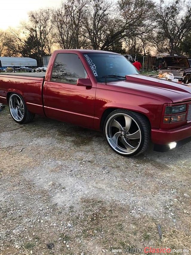 1988 Chevrolet Silverado - Desfile Monterrey Día Nacional del Auto Antiguo