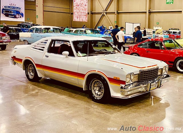 1978 Chrysler Valiant Súper Bee - Desfile Monterrey Día Nacional del Auto Antiguo