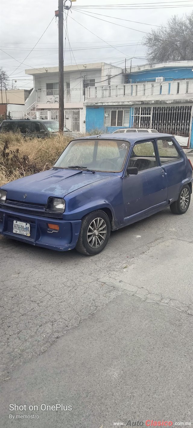 84 Renault R5 y r12 - Desfile Monterrey Día Nacional del Auto Antiguo