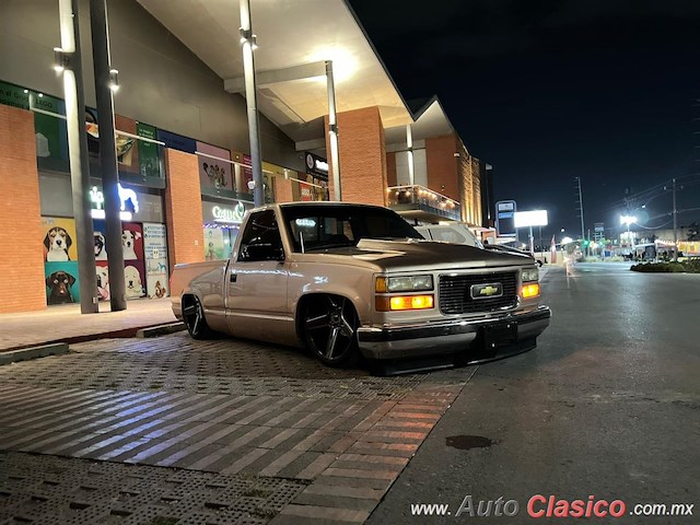 1995 Chevrolet Silverado - Desfile Monterrey Día Nacional del Auto Antiguo