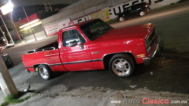 1990 Chevrolet Cheyenne - Desfile Monterrey Día Nacional del Auto Antiguo