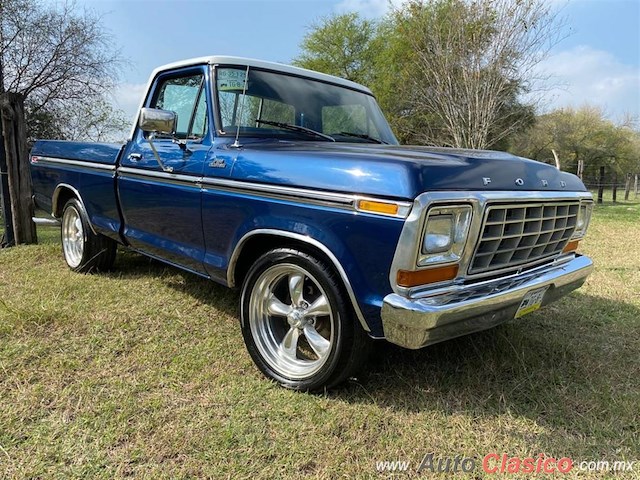 1979 Ford F-150 - Desfile Monterrey Día Nacional del Auto Antiguo