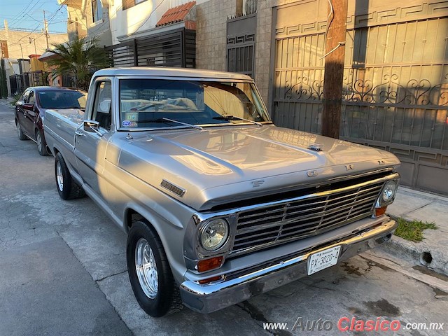 1969 Ford F-100 - Desfile Monterrey Día Nacional del Auto Antiguo