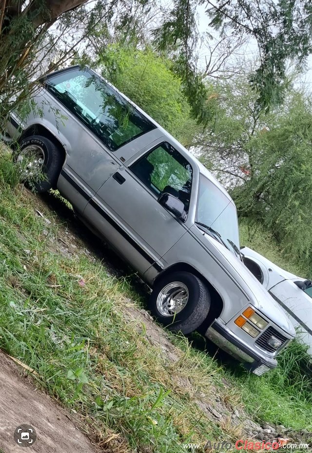 1993 Chevrolet Silverado - Desfile Monterrey Día Nacional del Auto Antiguo