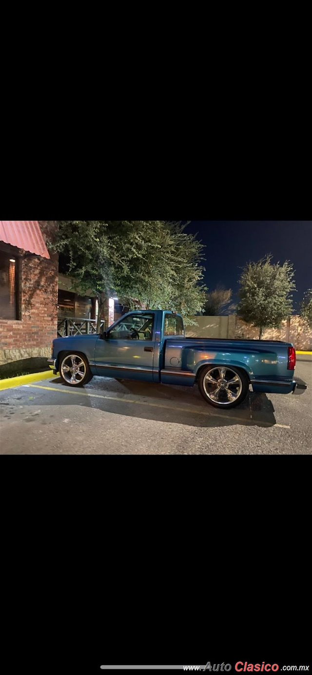 1998 Chevrolet Cheyenne - Desfile Monterrey Día Nacional del Auto Antiguo