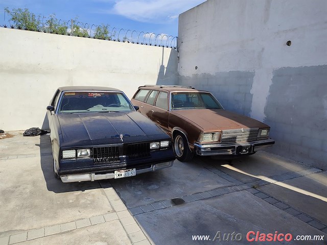 1985 Oldsmobile Cutlass supreme - Desfile Monterrey Día Nacional del Auto Antiguo