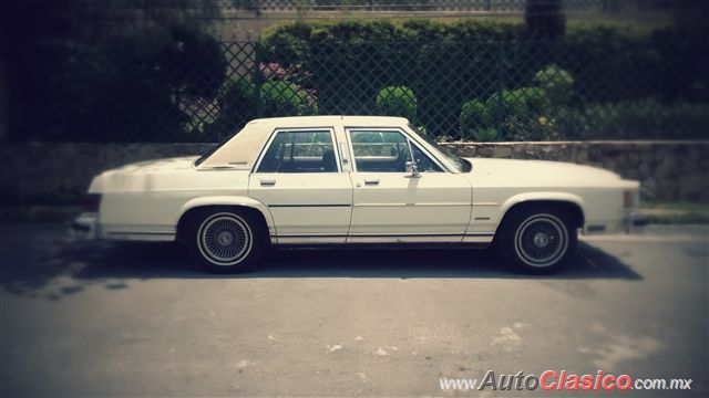 1983 Ford Gran Marquis - 24 Aniversario Museo del Auto de Monterrey