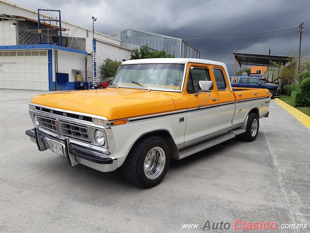 1976 FORD F150 RANGER XLT CLUB CAB - Desfile Monterrey Día Nacional del Auto Antiguo