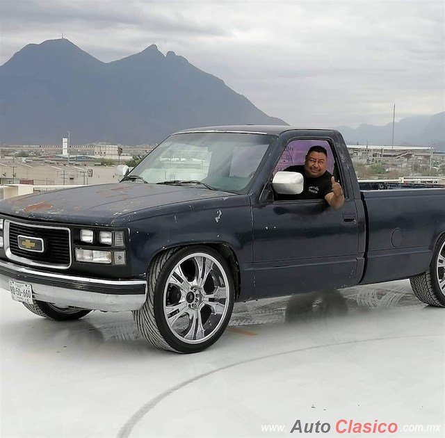 1990 Chevrolet Silverado - Desfile Monterrey Día Nacional del Auto Antiguo