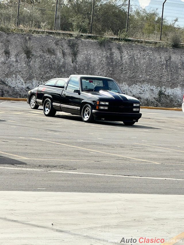 1990 Chevrolet Silverado - Desfile Monterrey Día Nacional del Auto Antiguo