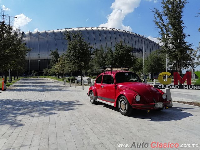 2002 Volkswagen Sedan - Desfile Monterrey Día Nacional del Auto Antiguo