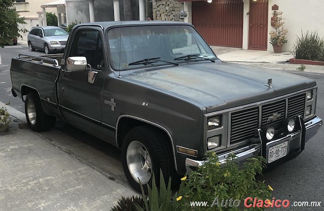 1988 Chevrolet Cheyene - Desfile Monterrey Día Nacional del Auto Antiguo