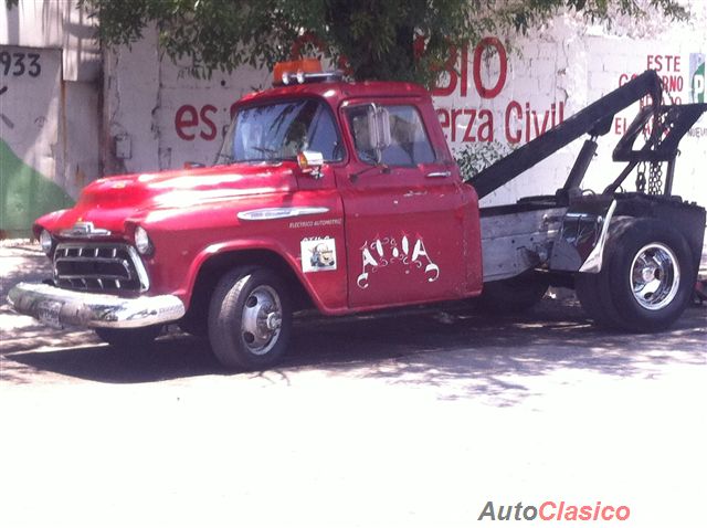 1957 Chevrolet Apache - 24 Aniversario Museo del Auto de Monterrey