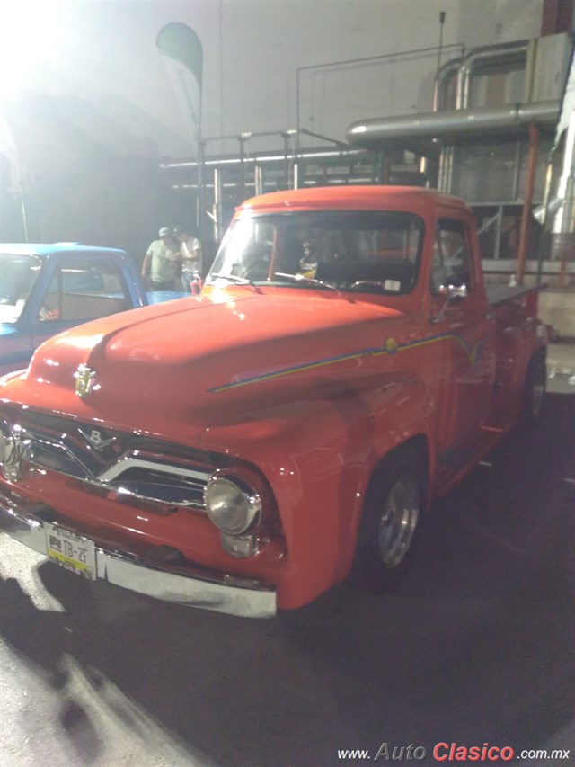 1954 Ford pickup F100 - Día Nacional del Auto Antiguo Monterrey 2019