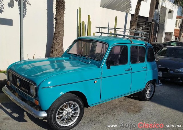 1974 Renault R4 - Desfile Monterrey Día Nacional del Auto Antiguo