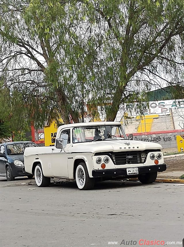 1965 Dodge D100 - Desfile Monterrey Día Nacional del Auto Antiguo