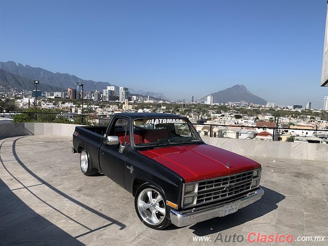 1982 Chevrolet Silverado - Desfile Monterrey Día Nacional del Auto Antiguo