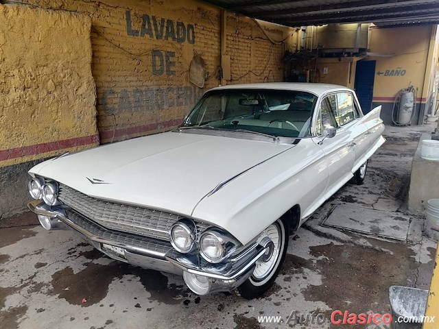 1961 Cadillac Sedan  Deville - Desfile Monterrey Día Nacional del Auto Antiguo