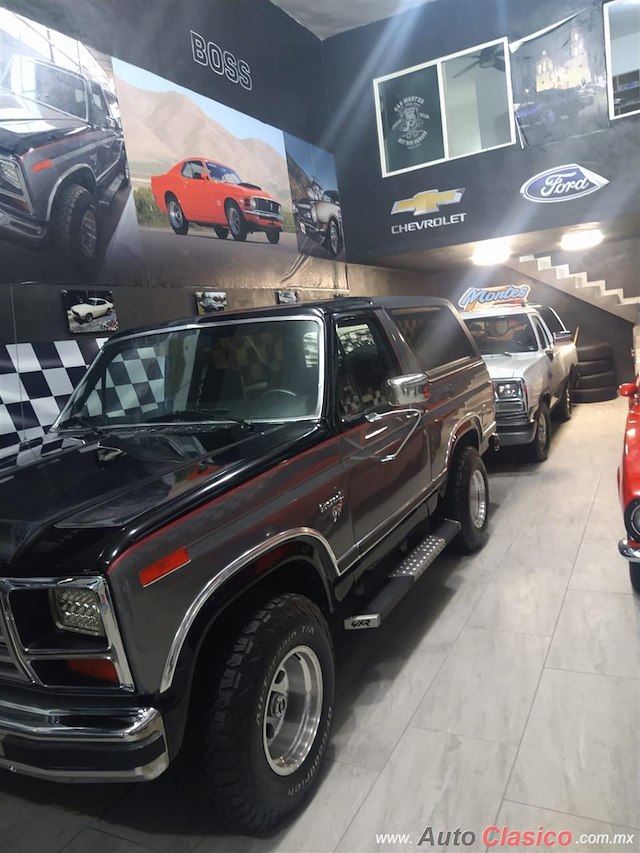 1983 Ford Bronco - Desfile Monterrey Día Nacional del Auto Antiguo