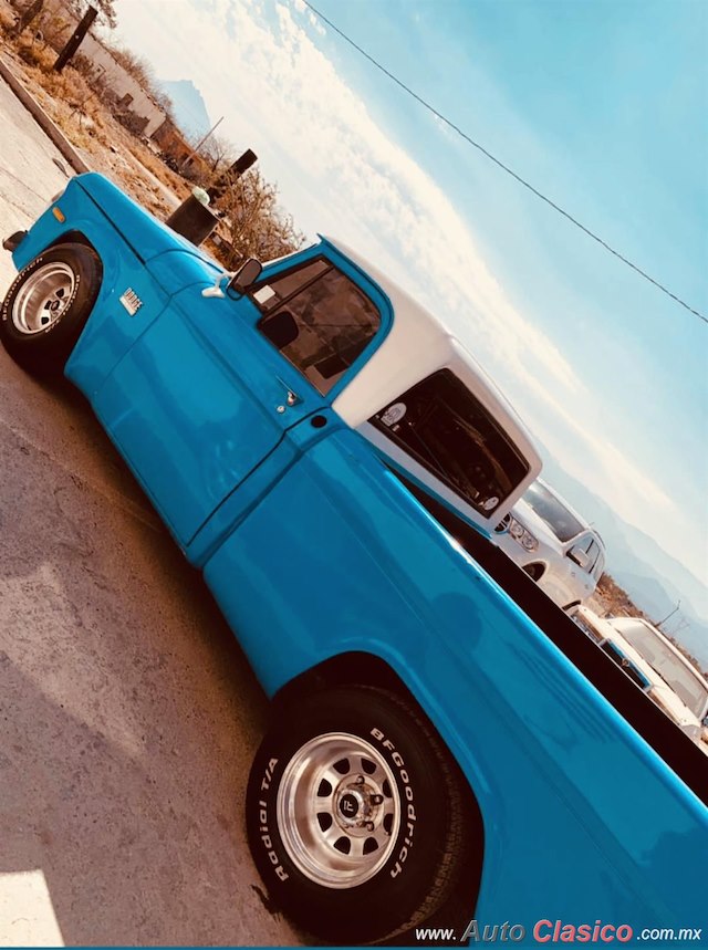 1971 DODGE D100 - Desfile Monterrey Día Nacional del Auto Antiguo