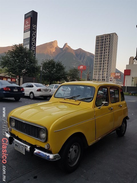 1976 Renault 4 L - Desfile Monterrey Día Nacional del Auto Antiguo