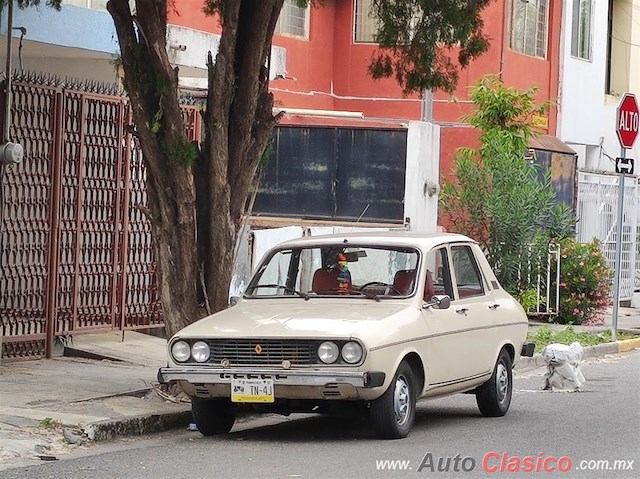 1983 Renault R12 - Desfile Monterrey Día Nacional del Auto Antiguo