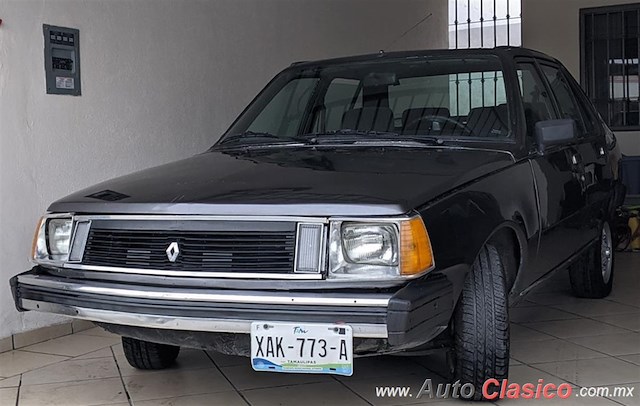 1983 Renault R-18 - Desfile Monterrey Día Nacional del Auto Antiguo